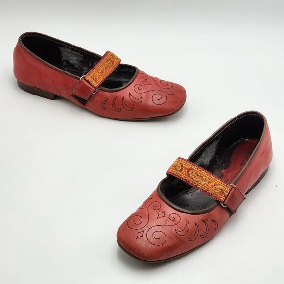 Pazzo Red Embroidered Mary Jane Shoes Size 8 - Picture 1 of 9